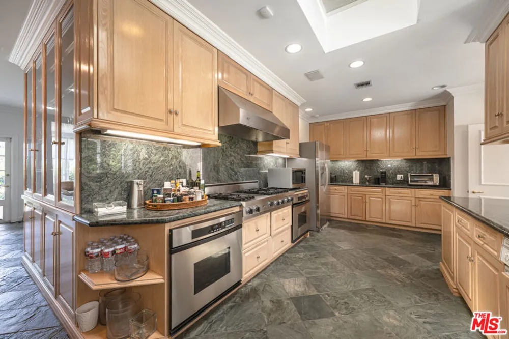 1201 Loma Vista Drive Beverly Hills, CA 90210