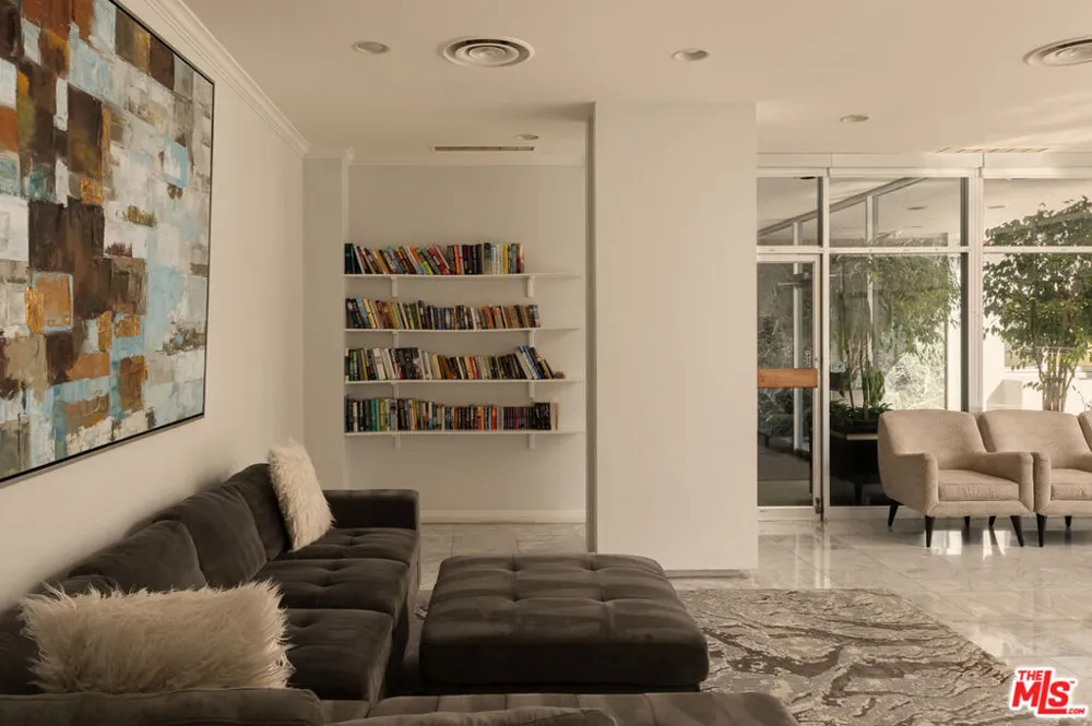 10450 Wilshire Boulevard #10J Los Angeles, CA 90024