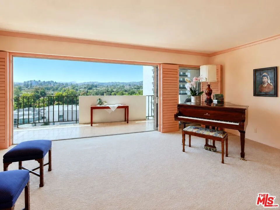 10450 Wilshire Boulevard #10J Los Angeles, CA 90024