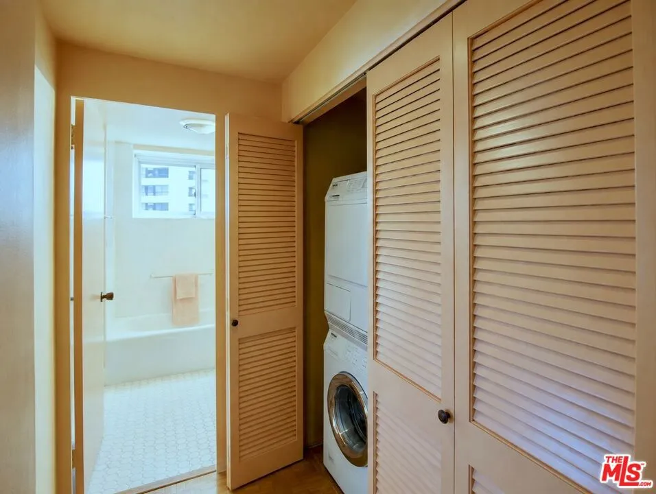 10450 Wilshire Boulevard #10J Los Angeles, CA 90024