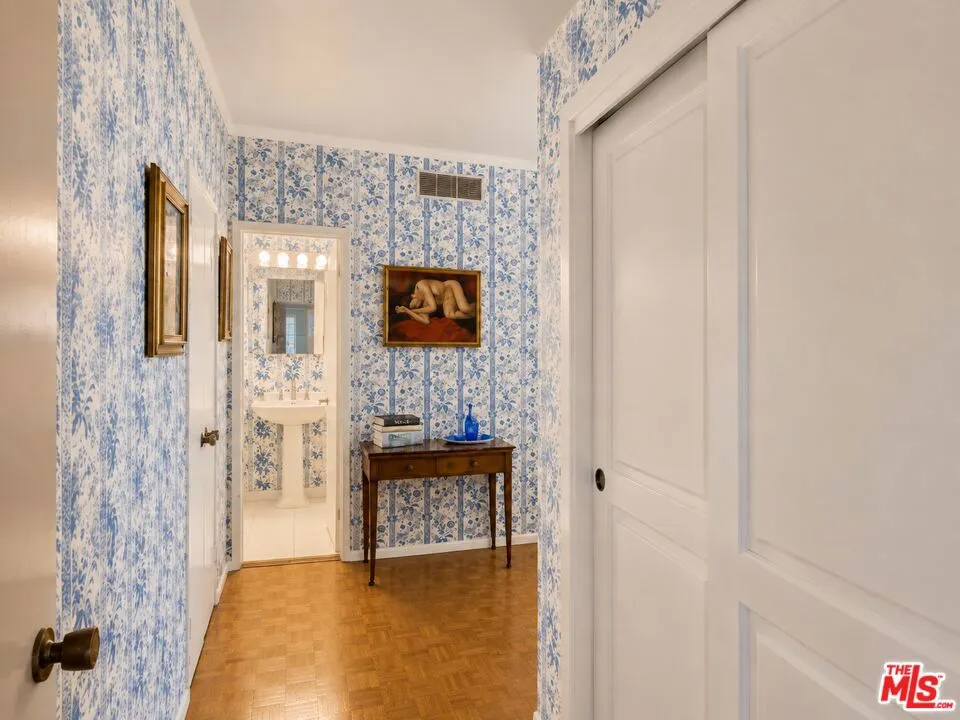 10450 Wilshire Boulevard #10J Los Angeles, CA 90024