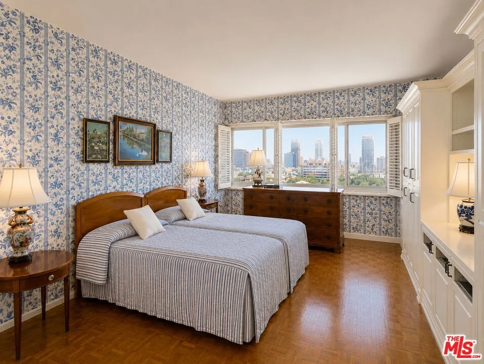 10450 Wilshire Boulevard #10J Los Angeles, CA 90024