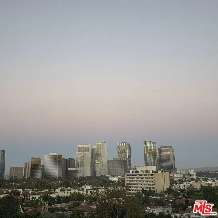 10450 Wilshire Boulevard #10J Los Angeles, CA 90024