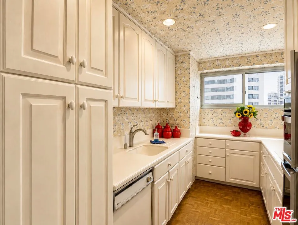 10450 Wilshire Boulevard #10J Los Angeles, CA 90024