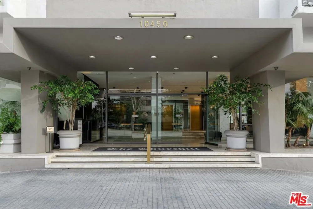 10450 Wilshire Boulevard #10J Los Angeles, CA 90024