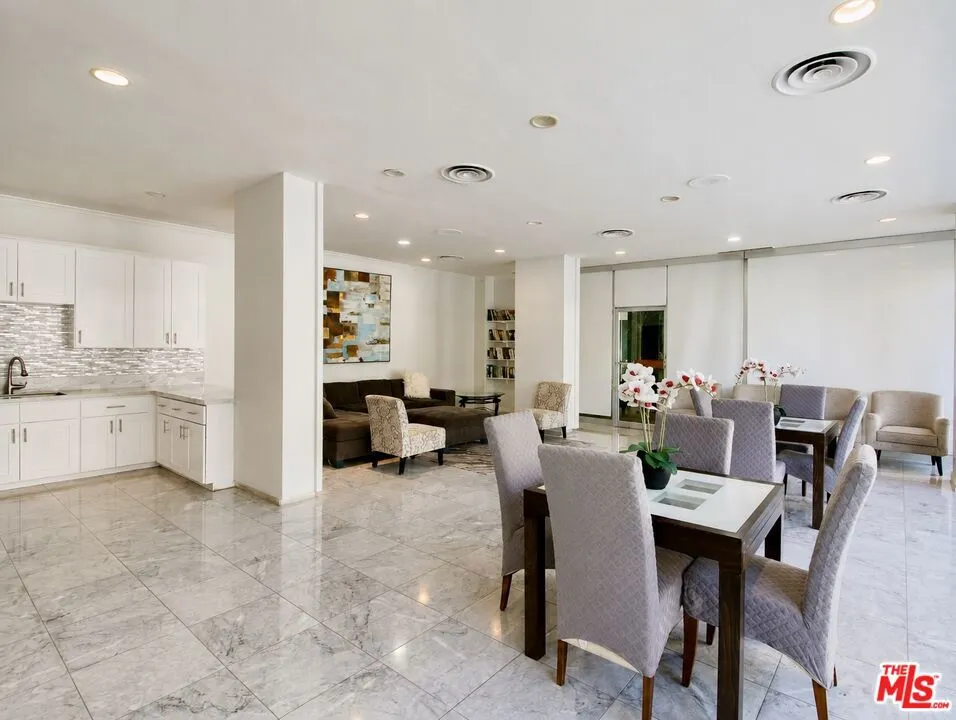 10450 Wilshire Boulevard #10J Los Angeles, CA 90024