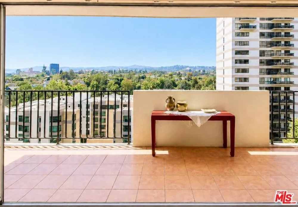 10450 Wilshire Boulevard #10J Los Angeles, CA 90024