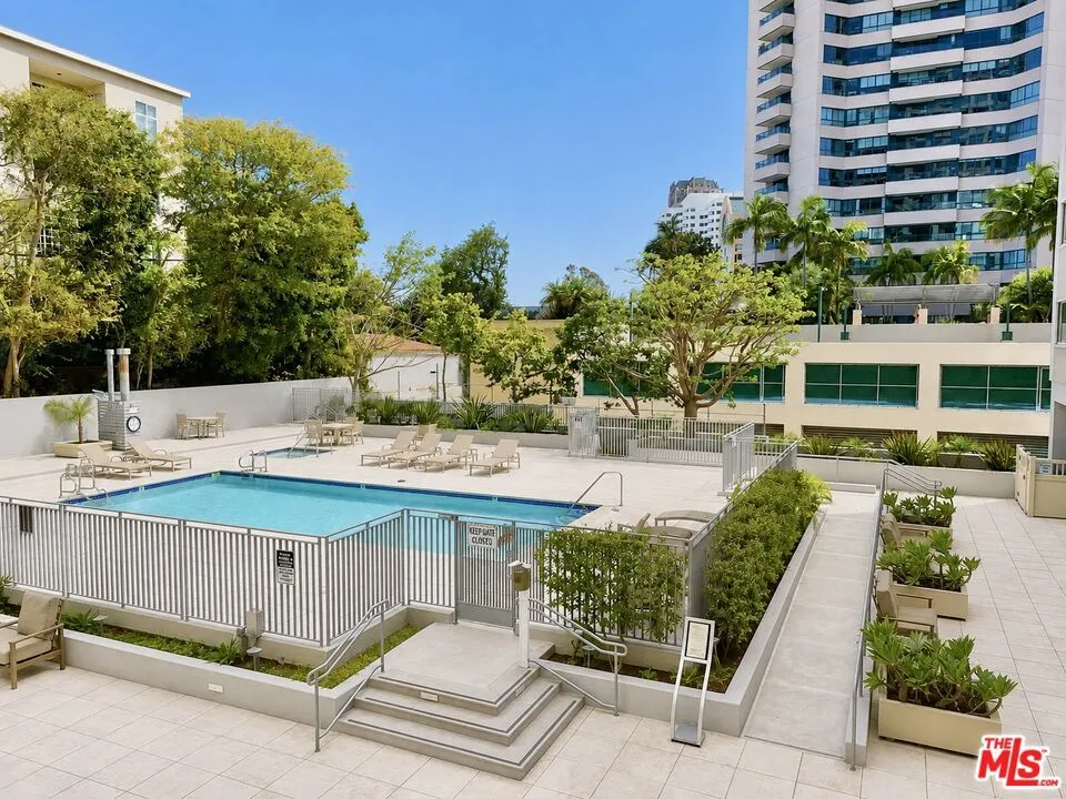 10450 Wilshire Boulevard #10J Los Angeles, CA 90024