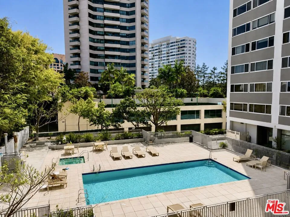 10450 Wilshire Boulevard #10J Los Angeles, CA 90024