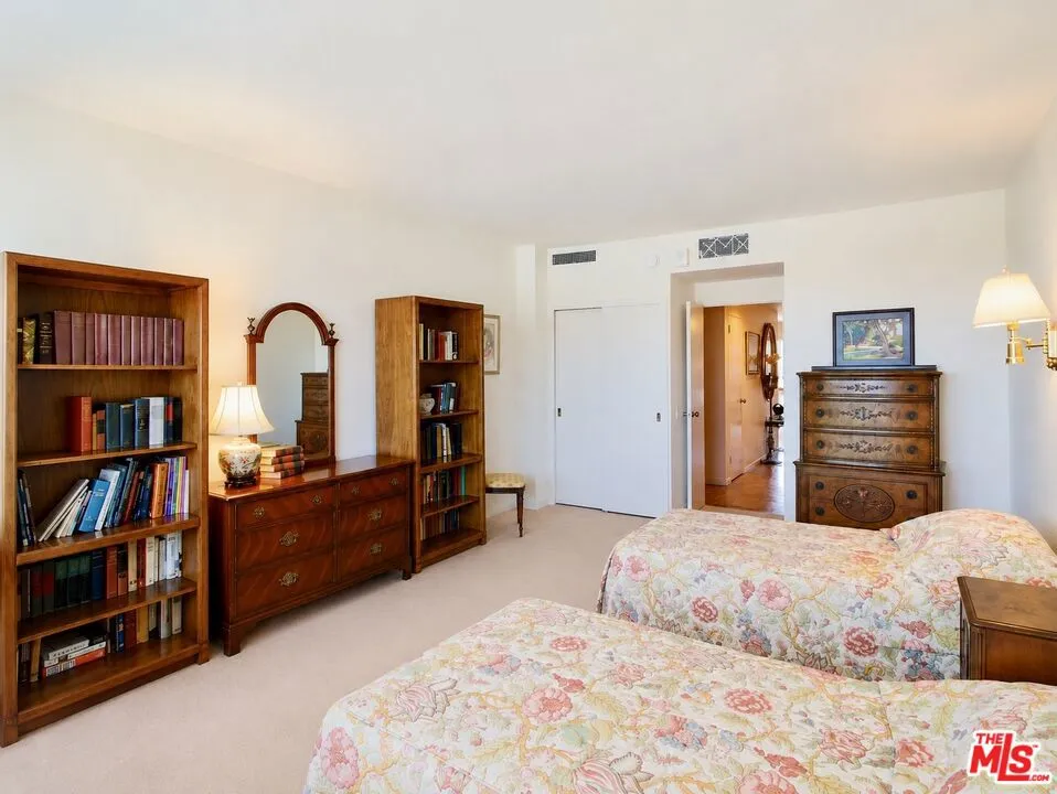 10450 Wilshire Boulevard #10J Los Angeles, CA 90024