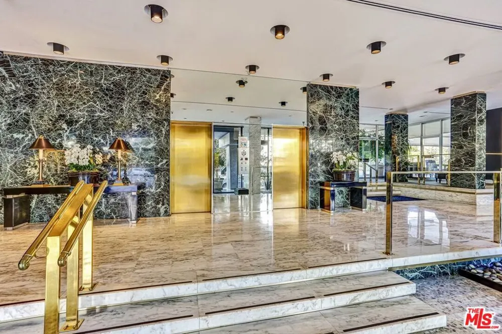 10450 Wilshire Boulevard #10J Los Angeles, CA 90024