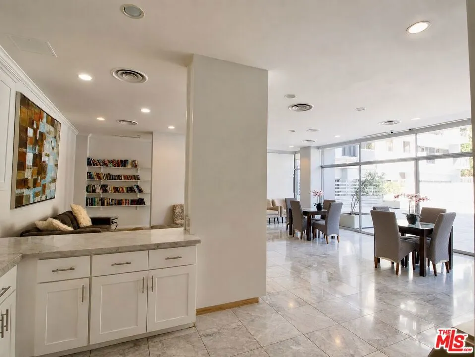 10450 Wilshire Boulevard #10J Los Angeles, CA 90024
