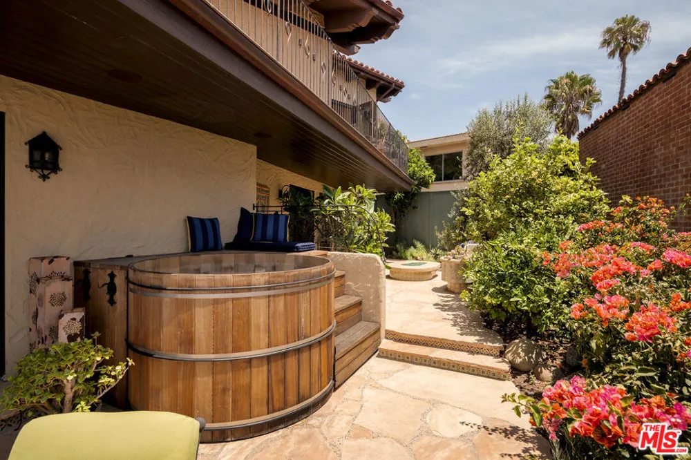 17638 Revello Drive Los Angeles, CA 90272
