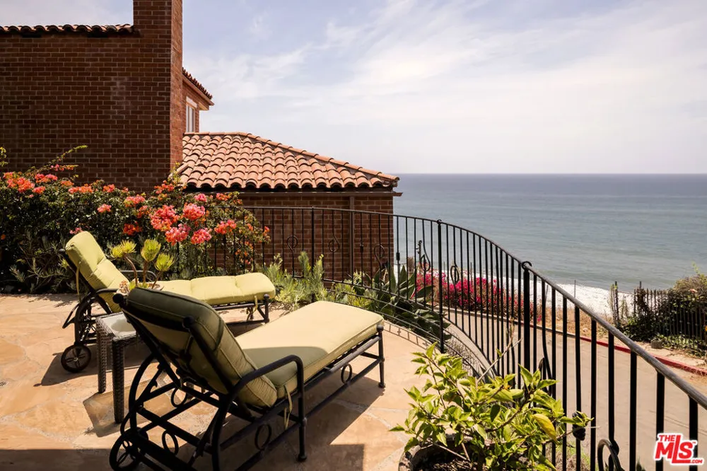 17638 Revello Drive Los Angeles, CA 90272
