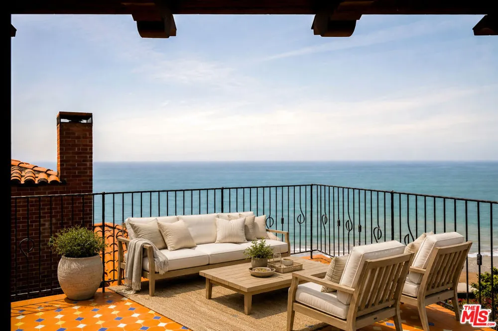 17638 Revello Drive Los Angeles, CA 90272
