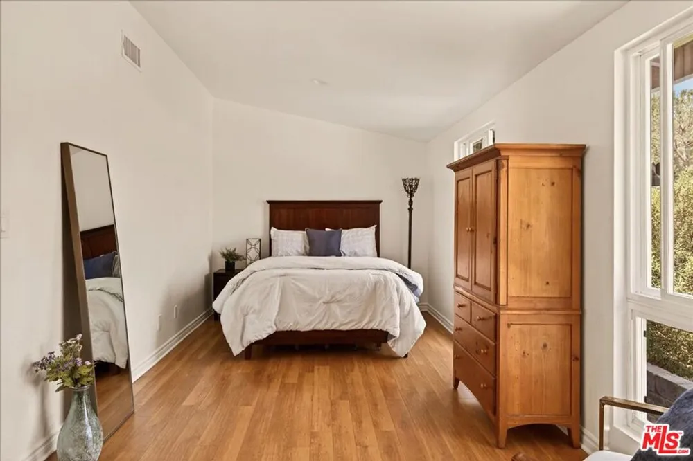 17248 Warrington Drive Granada Hills, CA 91344
