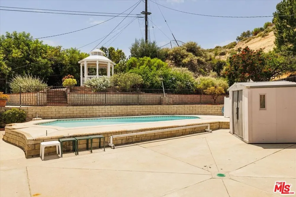 17248 Warrington Drive Granada Hills, CA 91344