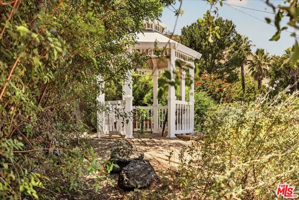 17248 Warrington Drive Granada Hills, CA 91344