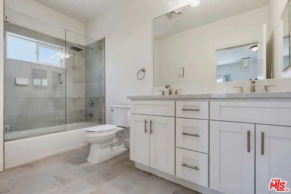3528 Mesquite Drive Calabasas, CA 91302