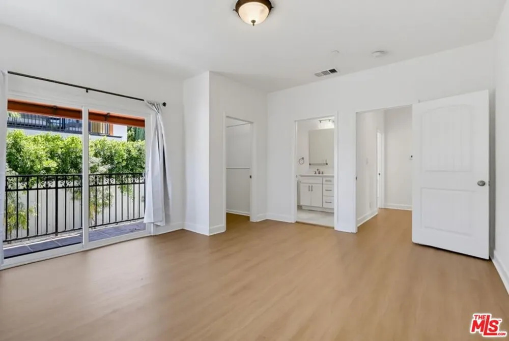 3528 Mesquite Drive Calabasas, CA 91302