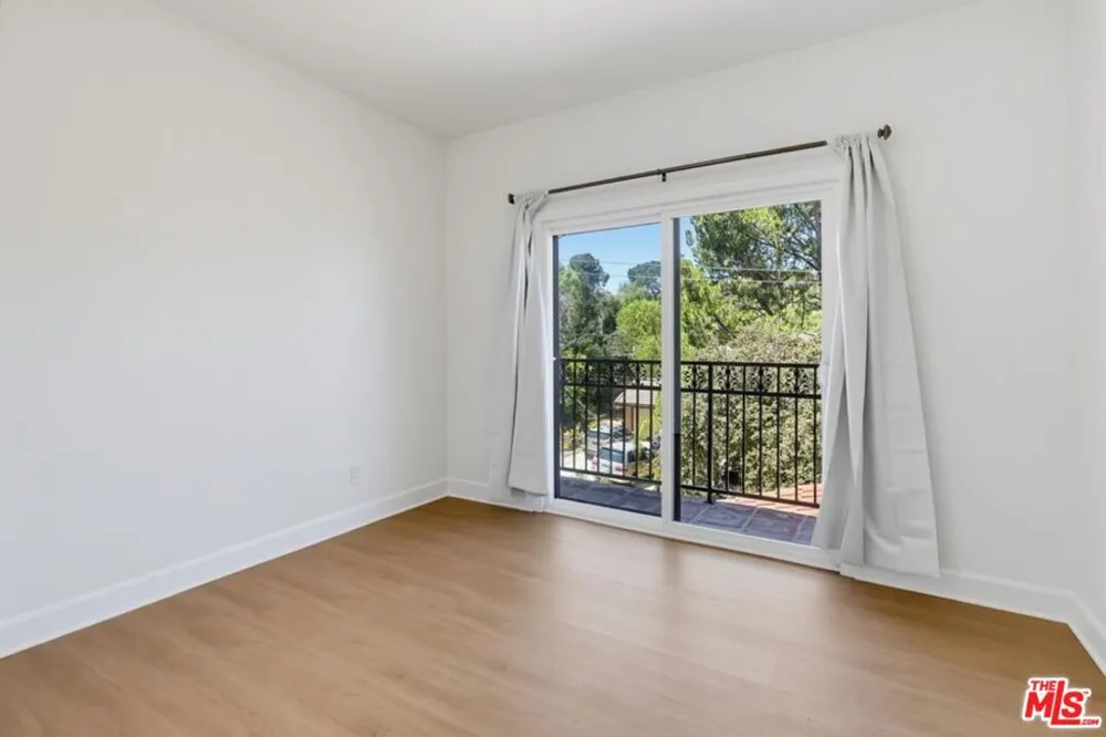 3528 Mesquite Drive Calabasas, CA 91302