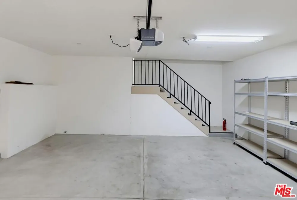 3528 Mesquite Drive Calabasas, CA 91302