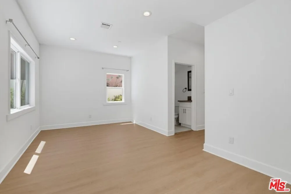 3528 Mesquite Drive Calabasas, CA 91302