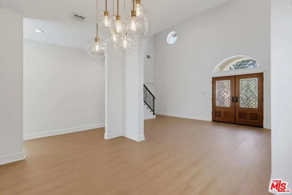 3528 Mesquite Drive Calabasas, CA 91302