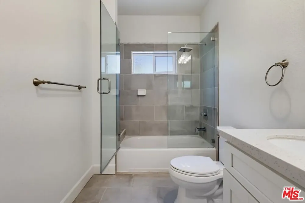 3528 Mesquite Drive Calabasas, CA 91302