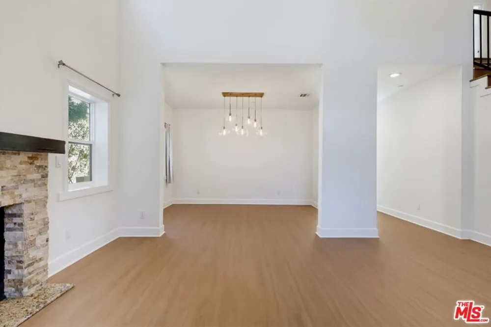 3528 Mesquite Drive Calabasas, CA 91302