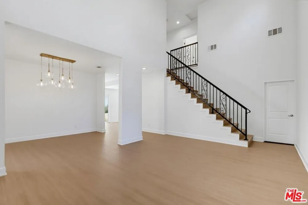 3528 Mesquite Drive Calabasas, CA 91302