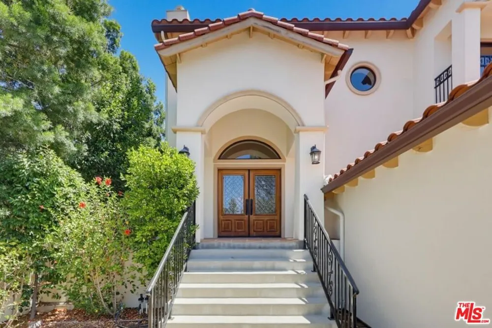 3528 Mesquite Drive Calabasas, CA 91302