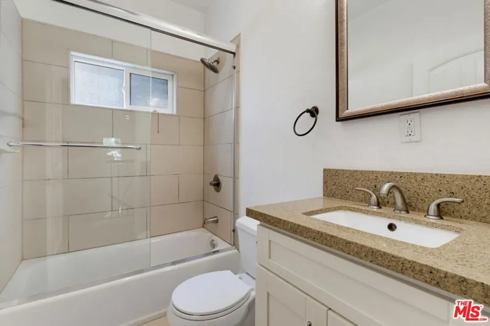 3528 Mesquite Drive Calabasas, CA 91302