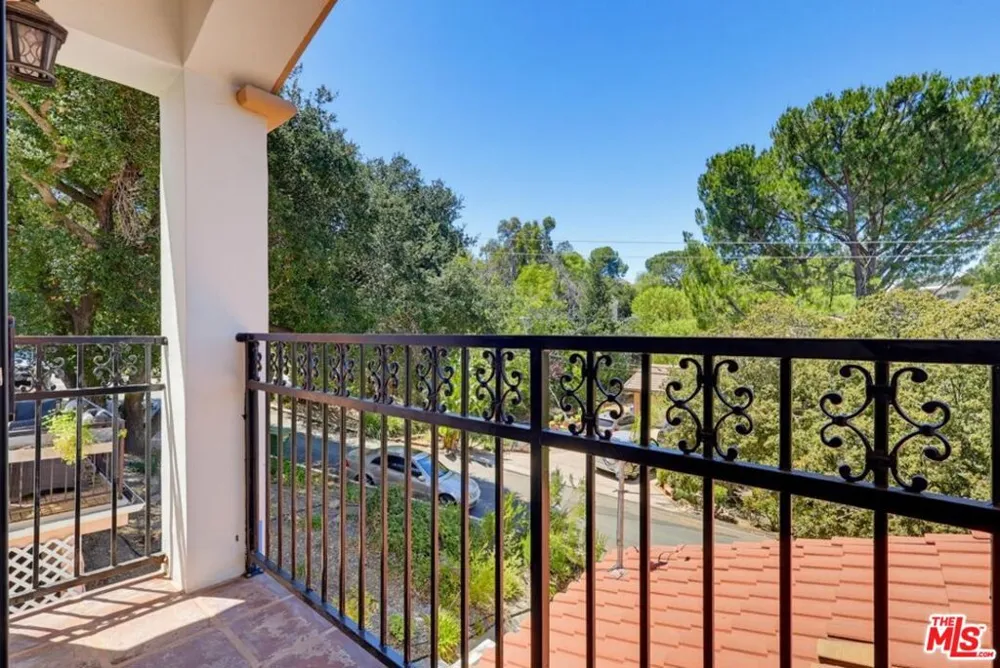 3528 Mesquite Drive Calabasas, CA 91302