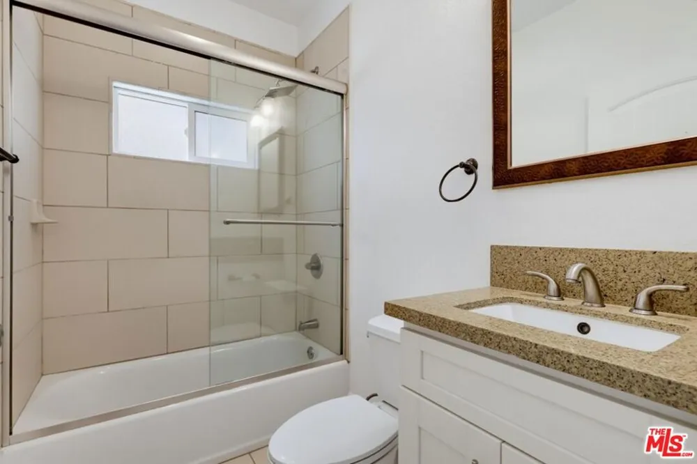 3528 Mesquite Drive Calabasas, CA 91302