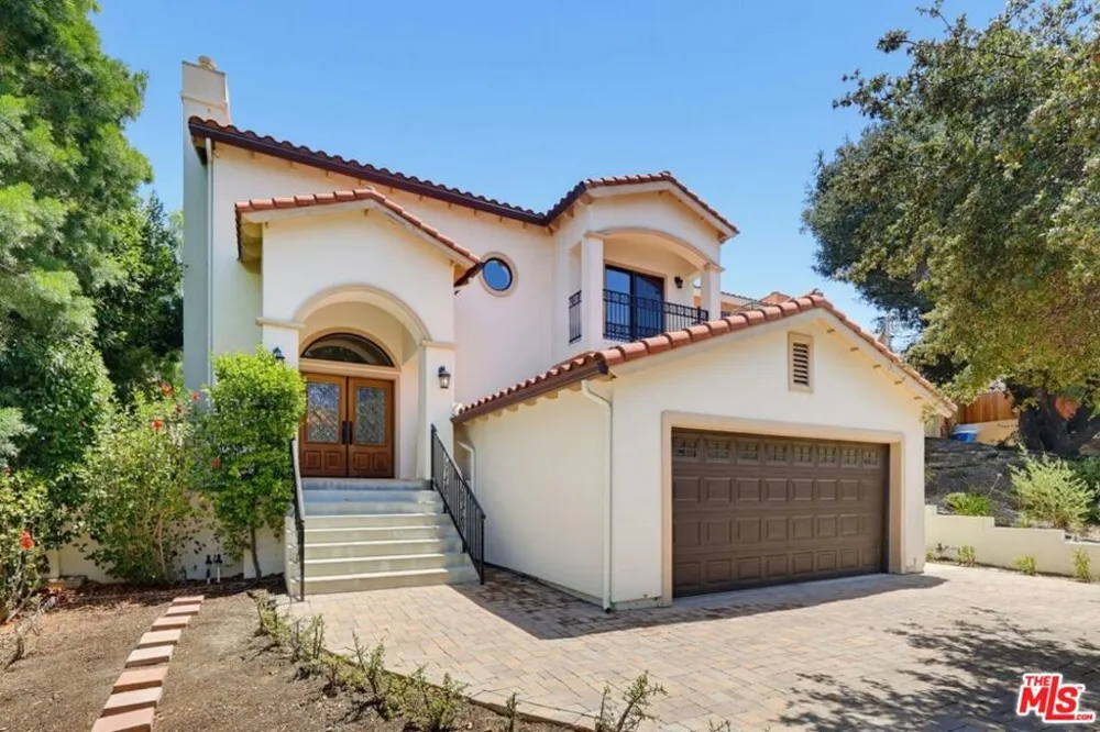 3528 Mesquite Drive Calabasas, CA 91302