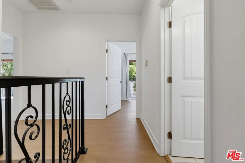 3528 Mesquite Drive Calabasas, CA 91302