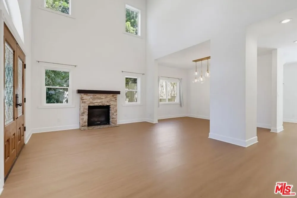 3528 Mesquite Drive Calabasas, CA 91302