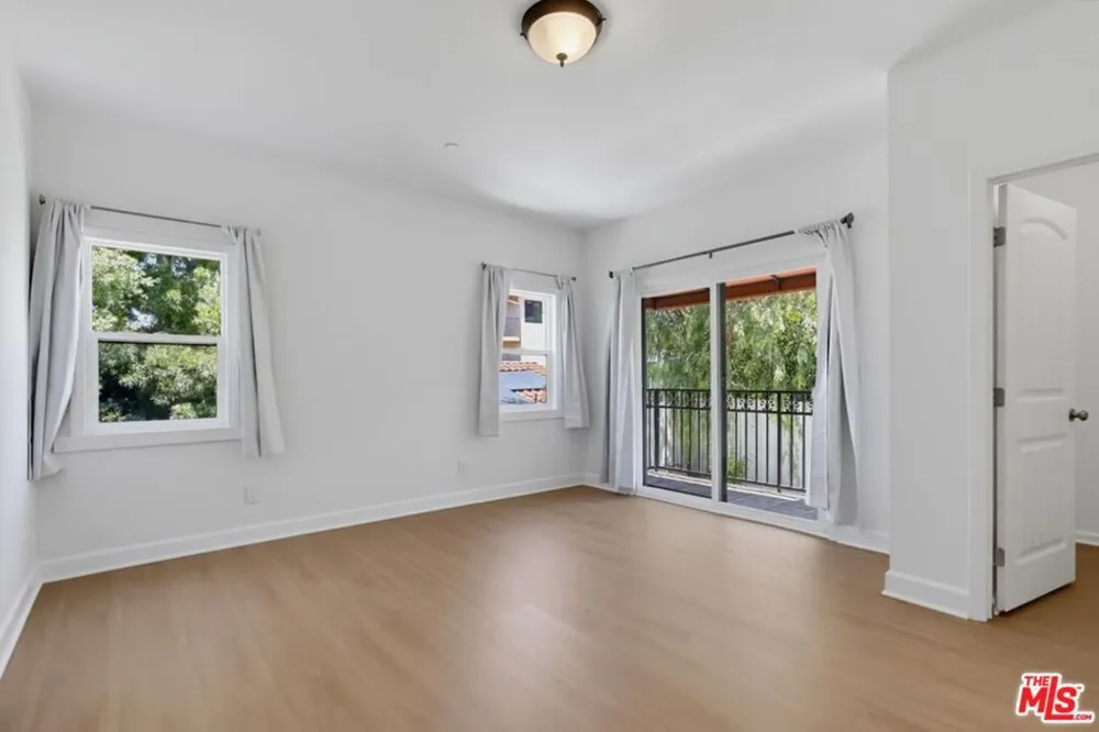 3528 Mesquite Drive Calabasas, CA 91302