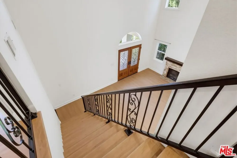 3528 Mesquite Drive Calabasas, CA 91302