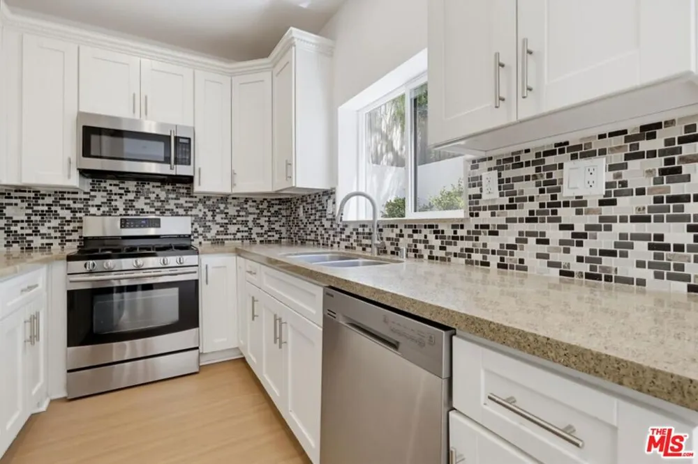 3528 Mesquite Drive Calabasas, CA 91302
