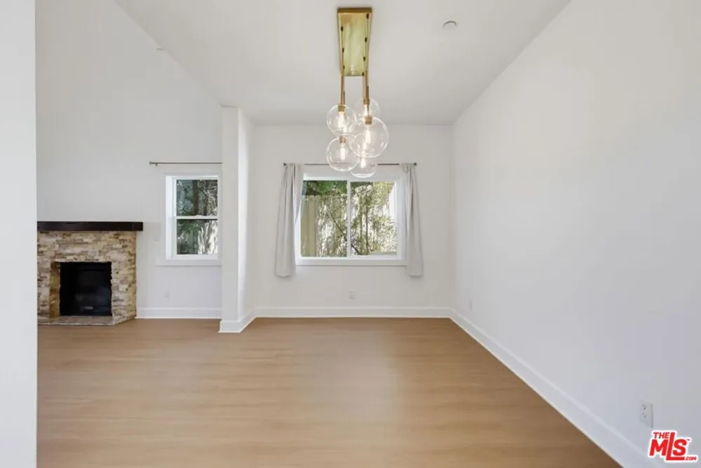 3528 Mesquite Drive Calabasas, CA 91302
