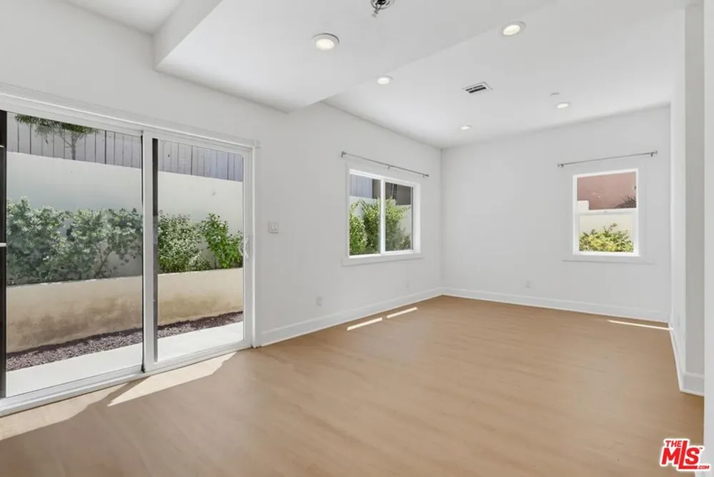 3528 Mesquite Drive Calabasas, CA 91302