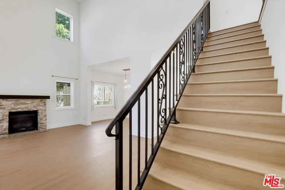 3528 Mesquite Drive Calabasas, CA 91302