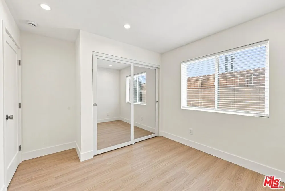 20212 W Gault Street Winnetka, CA 91306