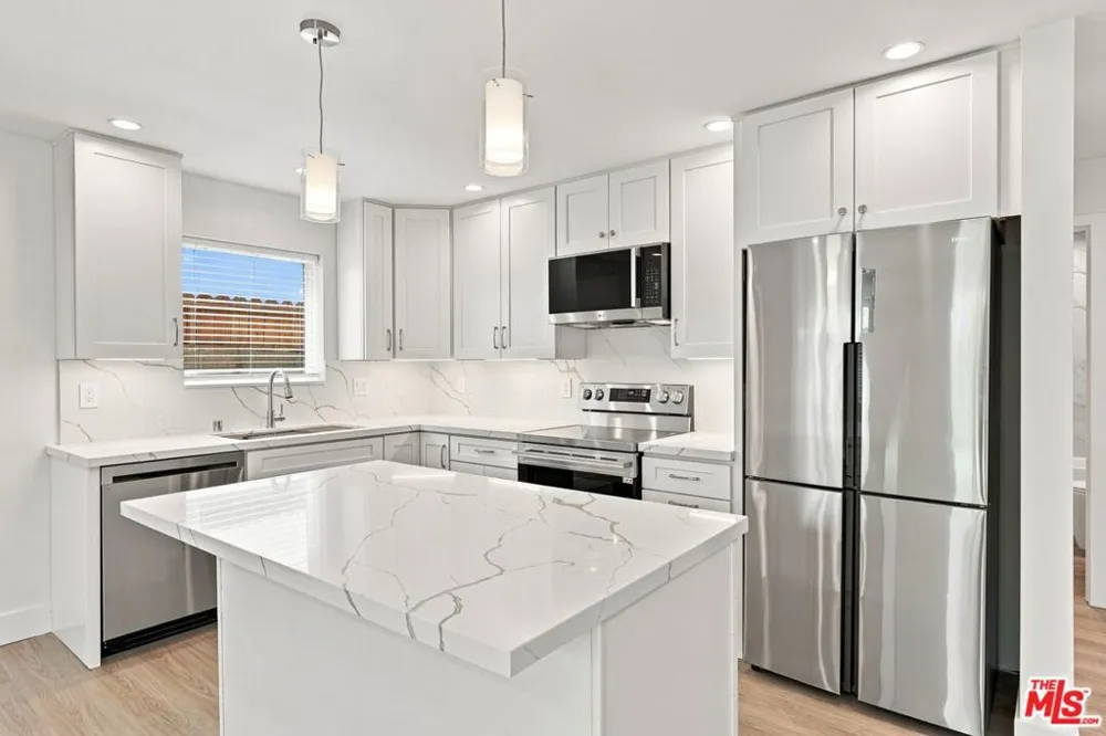 20212 W Gault Street Winnetka, CA 91306