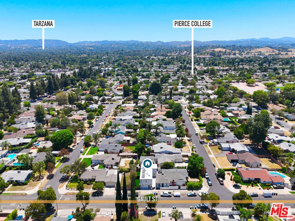 20212 W Gault Street Winnetka, CA 91306