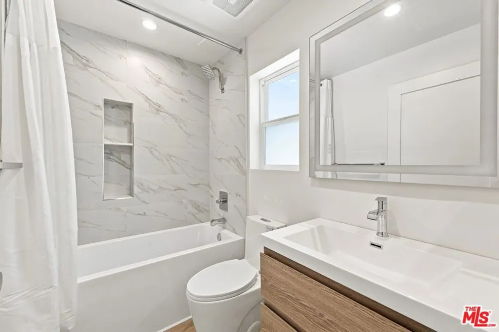 20212 W Gault Street Winnetka, CA 91306