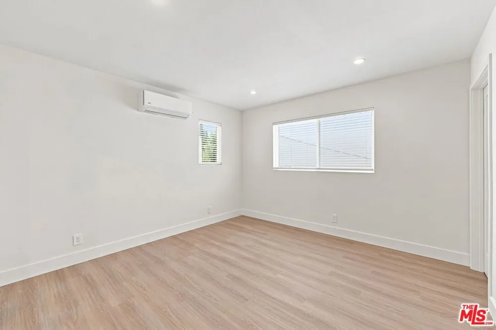 20212 W Gault Street Winnetka, CA 91306