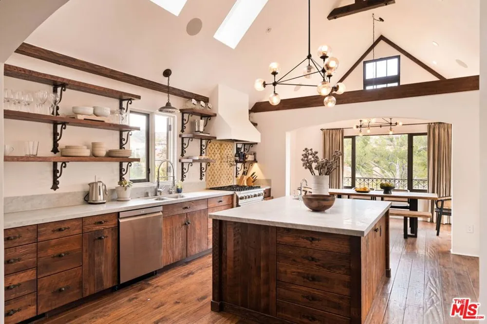 2356 Hollyridge Drive Los Angeles, CA 90068